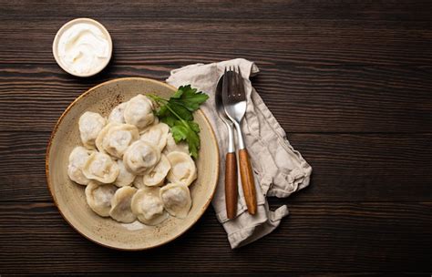 Pelmeni Plato Tradicional De La Cocina Rusa Alb Ndigas Hervidas Foto