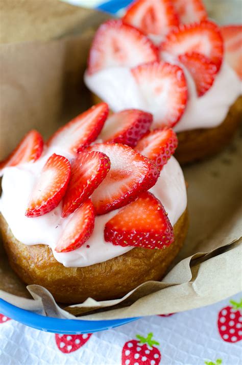 Strawberry Cream Donuts