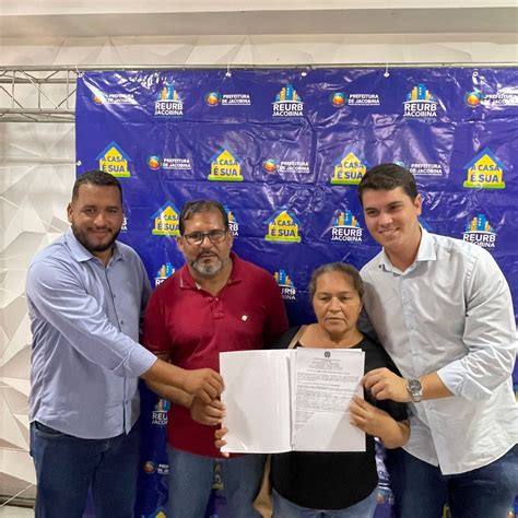 Prefeitura De Jacobina Realiza Entrega De T Tulos De Propriedade Aos