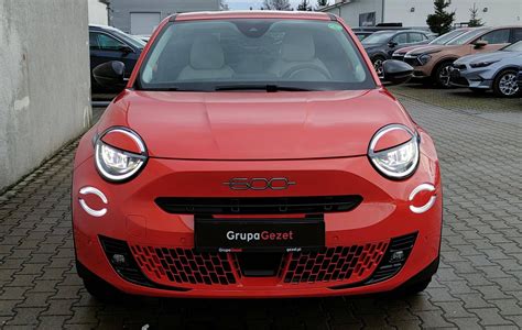 Fiat Nowy Fiat E La Prima Samoch D Dost Pny U Dealera Gezet