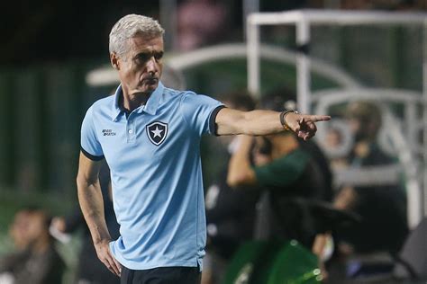 Luis Castro Lamenta Inefic Cia Do Botafogo Na Primeira Derrota No