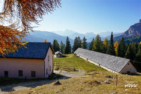 Rifugio Città di Fiume escursione facile ai piedi del Pelmo Dolomiti