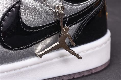 Tênis Nike Jordan Metálico Premium