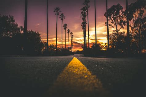 Road in City during Sunset · Free Stock Photo