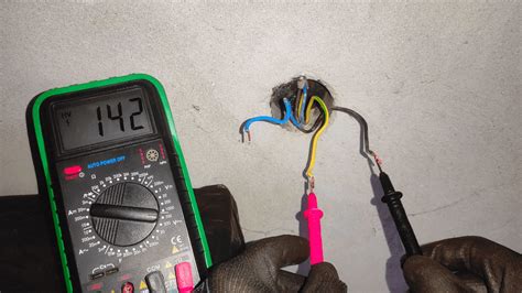 How To Use A Multimeter To Test Voltage Of Live Wires