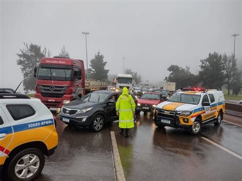 Chuva em Minas rodovias do Estado e ruas de BH são interditadas veja