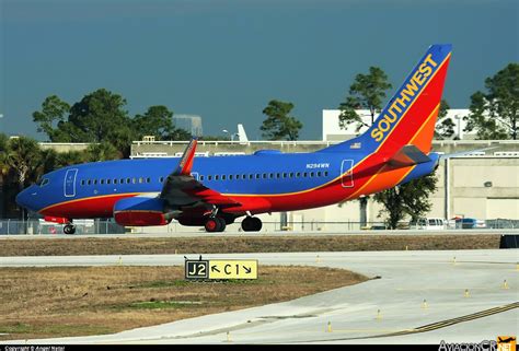 N Wn Southwest Airlines Boeing H Aviacioncr Net