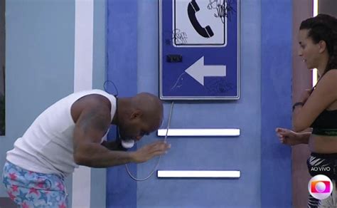 Bbb Cezar Black Atende Ao Big Fone E Se Salva Do Pared O O Brother