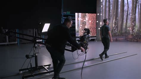 Extending A Studio Shot Using Aximmetry LED Virtual Production