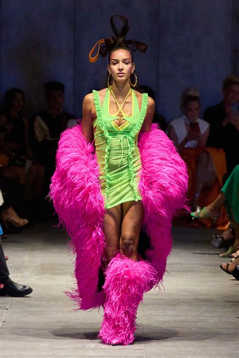 High Fashion Trends Fashion News Fashion Show Fashion Design Runway