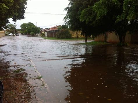 Indignados Com Alagamentos De Hoje Leitores Registram Imagens Do Temporal Direto Das Ruas