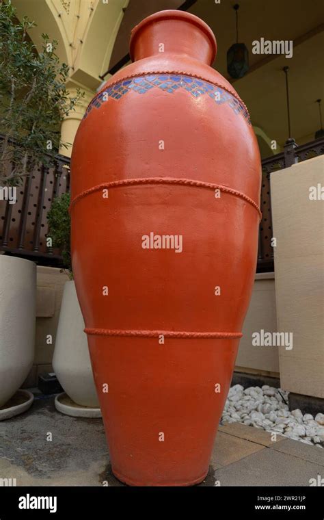 Huge Clay Pot Outside The Restaurant In Dubai Mall Stock Photo Alamy