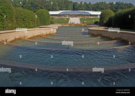 Alnwick castle gardens hi-res stock photography and images - Alamy