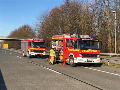 Schwerer Lkw Unfall Legt Verkehr Auf Der A44 Ab Kreuz Werl Lahm