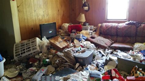 Messiest house that I have ever been inside : r/WTF