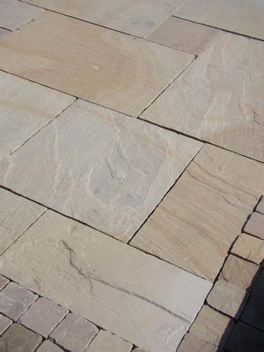 Rippon Buff Sandstone Paving Paving Slabs Patio Stones Nustone