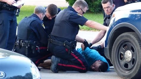 Saskatoon Police Shock Knife Wielding Suspect On Suburban Street Cbc News