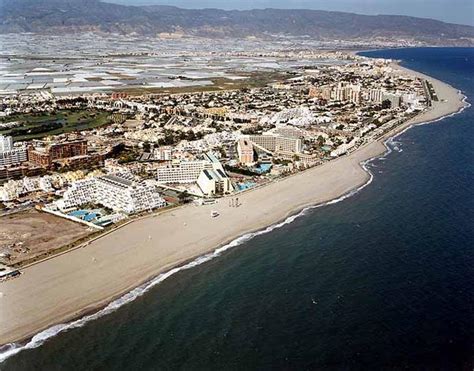 Playa Urbanización De Roquetas De Mar Web Oficial De Turismo De Andalucía