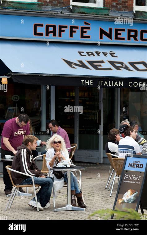 Cafe Nero Hi Res Stock Photography And Images Alamy