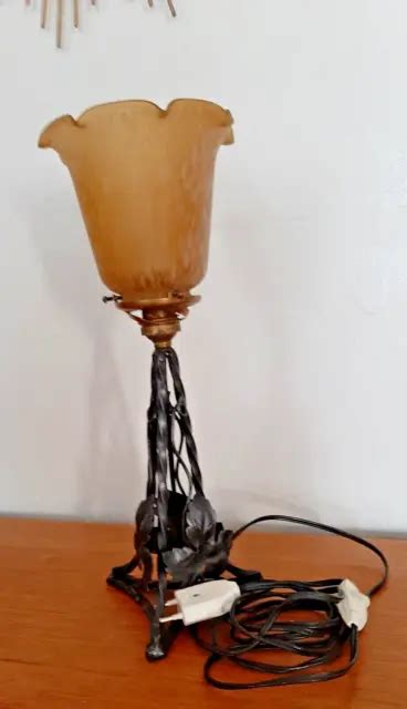 ANCIENNE LAMPE ART DECO pied en fer forgé avec tulipe mouchetée EUR 35