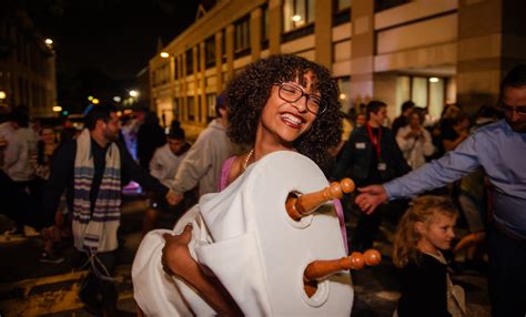 Qabbalat Shabbat Erev Simchat Torah An Immersive Torah Experience