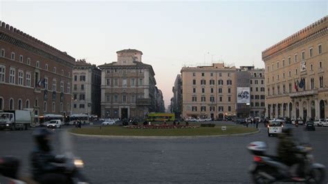 Moto Su Piazza Venezia Panoramio Category Palazzo Bonaparte Rome