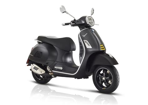 Vespa GTS HPE E5 300cc ABS ASR Supertech Matzwart Perry Scooters Haarlem