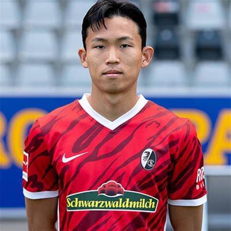 Kicker Report Freiburg And Stuttgart Near Agreement On Jeong