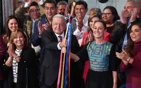 Amlo Dice Que Comunidad Ind Gena Aprob Entrega De Bast N De Mando A