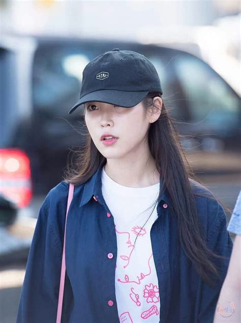 Iu 160718 Incheonairport Talent Agency Her Music Debut Album Korean Singer Songwriting