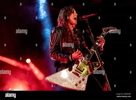 Lzzy Hale Photos Hi Res Stock Photography And Images Alamy