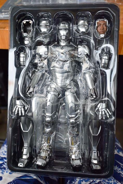 Hot Toys Mms Iron Man Mark Ii Carousell