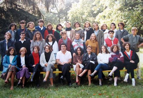 Photo de classe 1ère A2 de 1985 Lycée Privé Sainte marie Des Champs