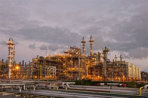 Explos O Na Refinaria Abreu E Lima Da Petrobras Deixa Quatro Feridos