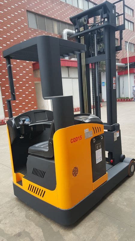 1 5 2 Ton Forklift Reach Truck Narrow Aisle Seated Electric Reach Truck Yellow Color