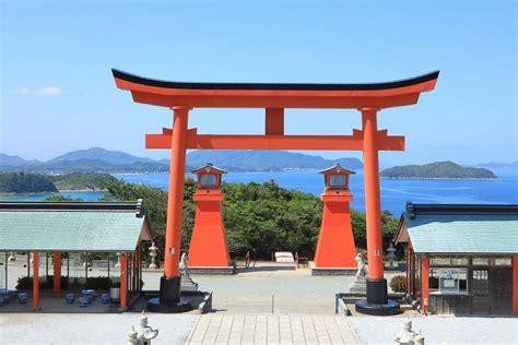 赤い鳥居が連なる全国の絶景神社7選！千本鳥居など美しい景色を楽しもう｜zekkei Japan