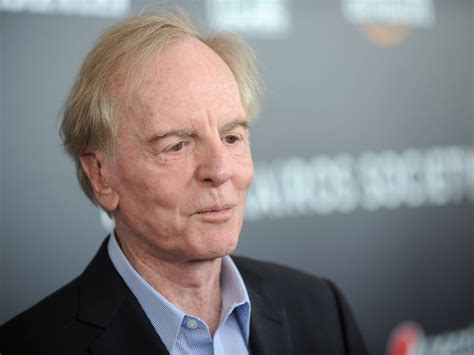 Download free Former Apple Ceo John Sculley Headshot Wallpaper