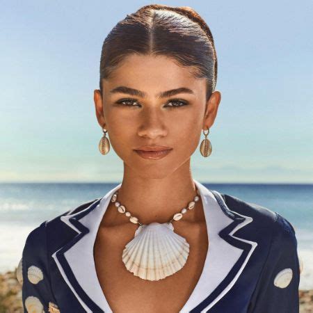 Annabelle Stoermer Coleman Biography - Boyfriend, Sister, Net Worth