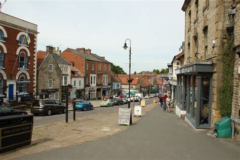 Market Place Pickering Graham Robson Cc By Sa Geograph