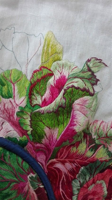 Pin By Natascia Vendramin On P Pittura Fiori Hand Embroidery