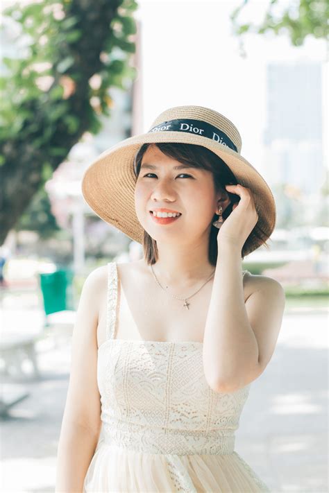 Đầm ren nude hai dây xinh xắn sang trọng