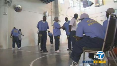 Program helps inmates express themselves through acting | abc7.com