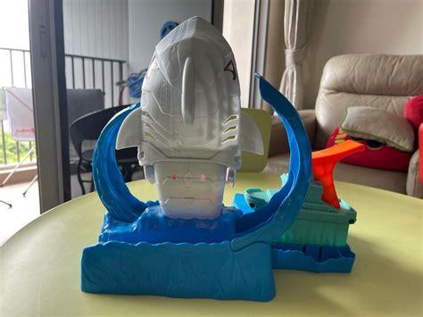 Hot Wheels City Shark Loop Frenzy Playset Hobbies Toys Toys Games On Carousell
