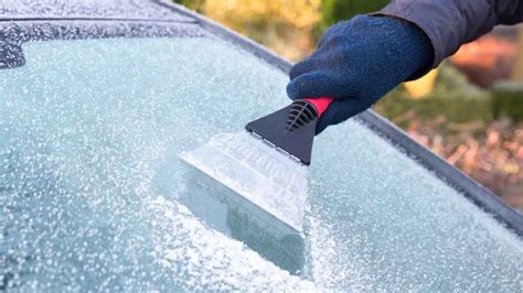 El invento para proteger el coche del frío evita el hielo en el