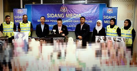 Over 1 000 Sex Toys Seized From Malaysian Home Displayed During Govt