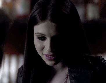 Michelle Trachtenberg Miranda Prague Find Share On Giphy