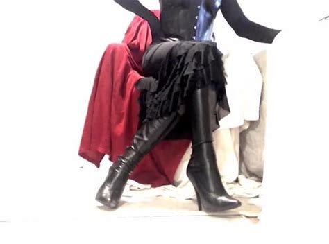Kinky Crossdresser Em Lingerie Preta E Botas Parte Xhamster