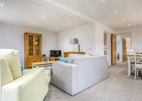 Exclusive 8 Berth Lodge With Hot Tub In Godshill Fordingbridge Hoseasons