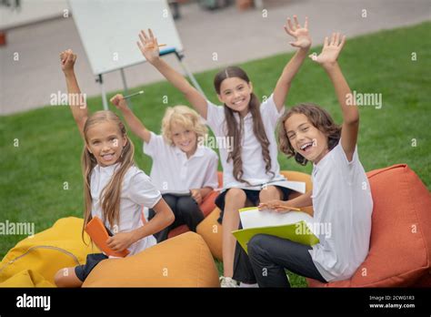 Bolsas De Niños Para La Escuela Fotografías E Imágenes De Alta Resolución Alamy