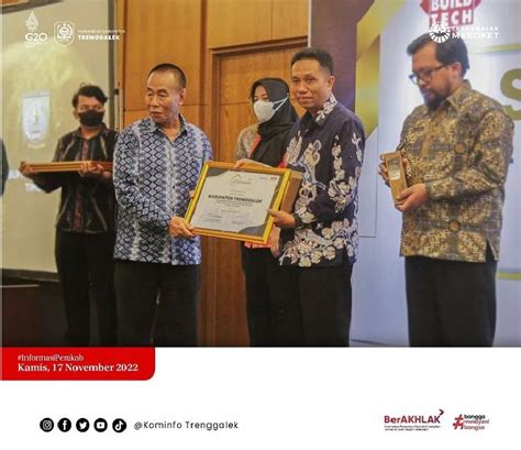 Pemkab Trenggalek Terima Penghargaan Inovasi Smart Branding Terbaik